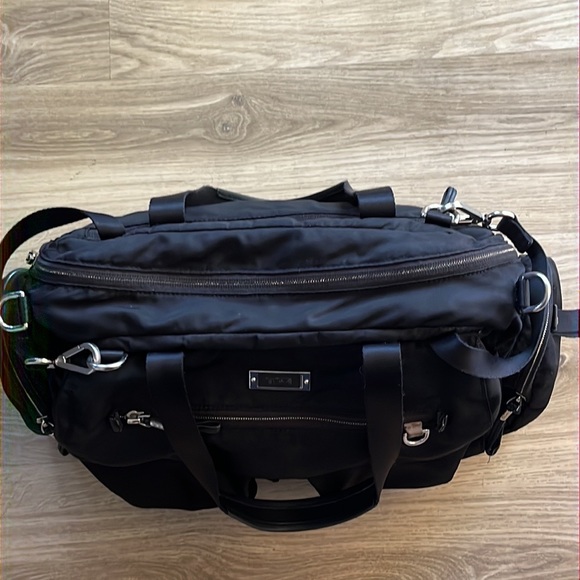 TUMI- Black Travel/Baby Bag - Picture 3 of 14